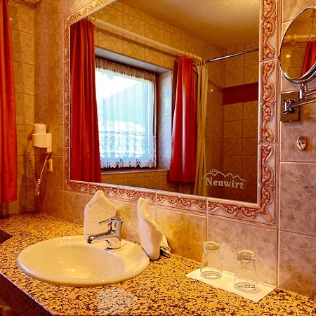 Neuwirt Hotel 3*