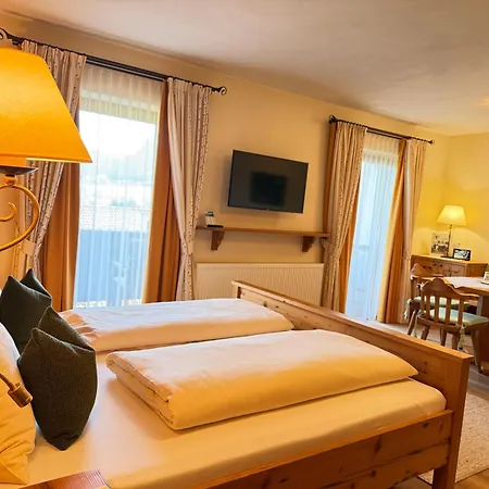 Neuwirt Hotel 3*