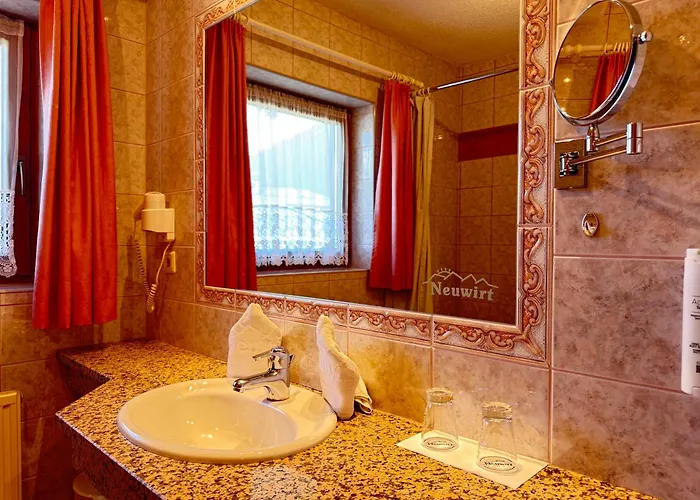 Neuwirt Hotel 3*