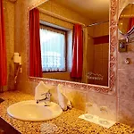 Neuwirt Hotel 3*