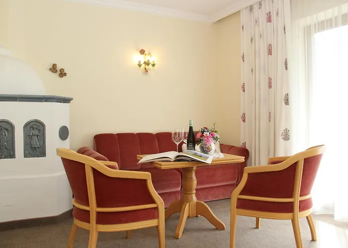 Neuwirt Hotell 3*
